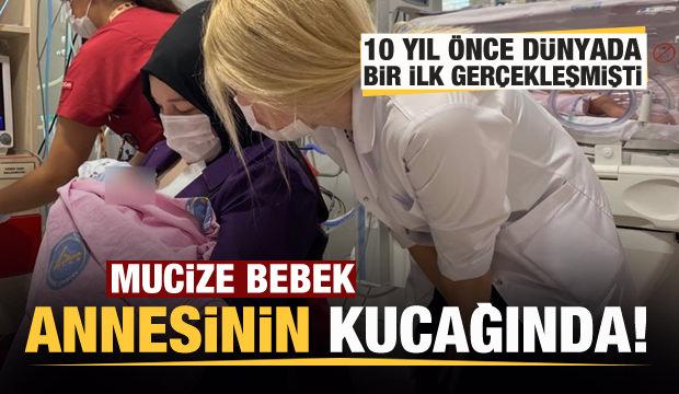 Dünyada bir ilk gerçekleşmişti! Mucize bebek ilk kez annesinin kucağında!