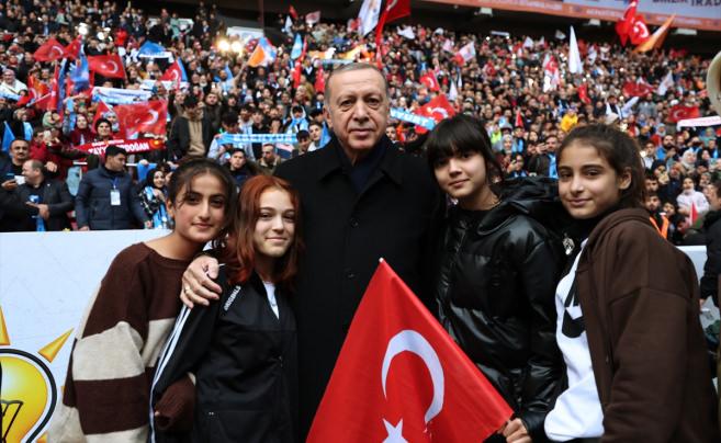 AK Parti'de İstanbul coşkusu! Cumhurbaşkanı Erdoğan,70 bin kişiye hitap ediyor!