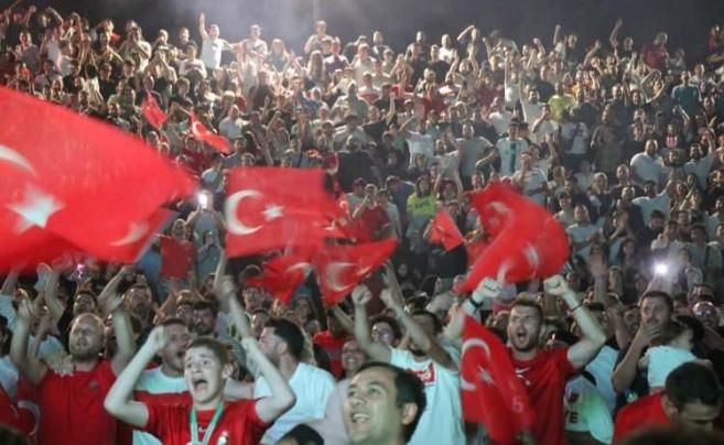 Türkiye bayram yeri! Ülke sokaklara döküldü