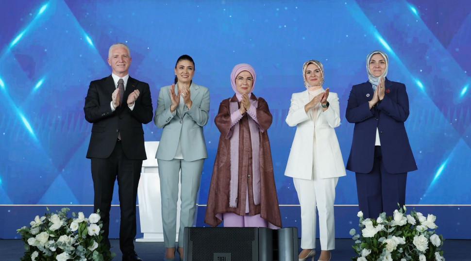 Emine Erdoğan'dan anlam dolu paylaşım! "Dünya için umut vaat eden bir proje" 