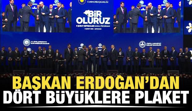 Cumhurbaşkanı Erdoğan'dan dört büyüklere plaket