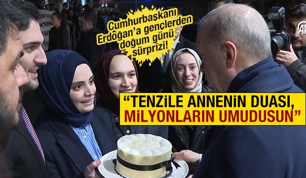 Cumhurbaşkanı Erdoğan'a gençlerden doğum günü sürprizi