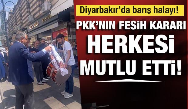 PKK'nın feshi Diyarbakır sokakların davul zurna ile kutlandı