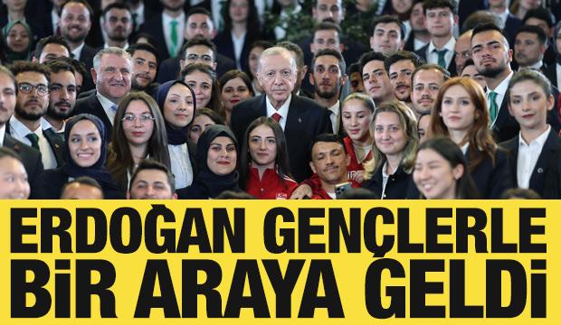 Cumhurbaşkanı Erdoğan gençlerle ve milli sporcularla bir araya geldi