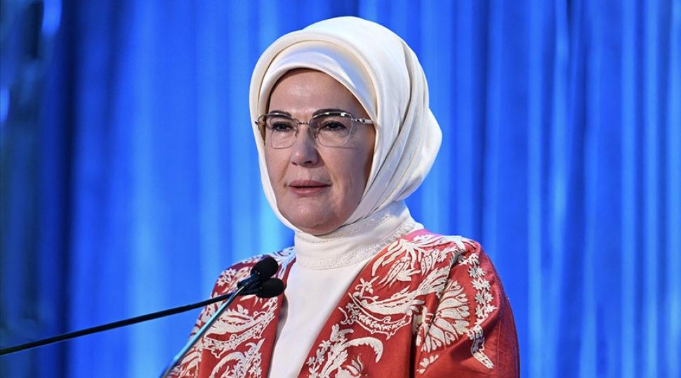 Emine Erdoğan, TÜGVA Yönetim Kurulu’yla bir araya geldi