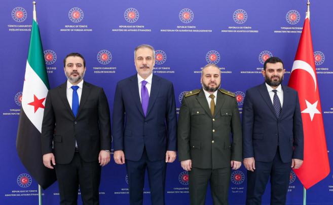 Bakan Hakan Fidan "Kusura bakmayın kimse enayi değil" diyerek YPG'yi son kez uyardı