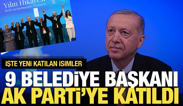 Cumhurbaşkanı Erdoğan AK Parti'ye katılan yeni isimlere rozet taktı