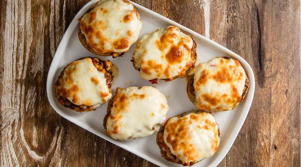 Göz alıcı sunumuyla: Patates çanağında tavuk sote tarifi