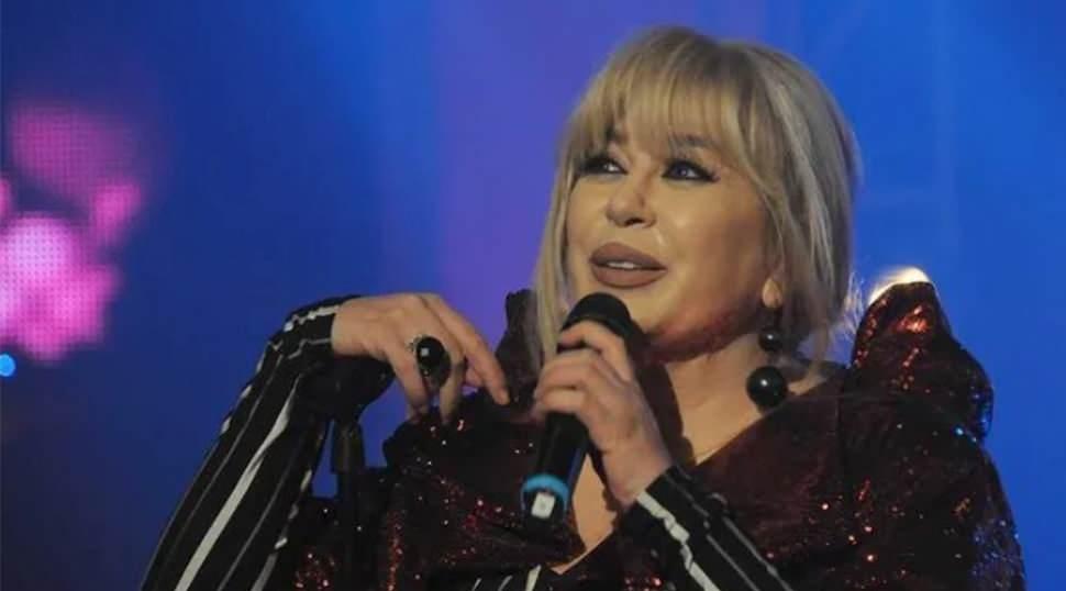 Zerrin Özer'den hayranlarını korkutan paylaşım!  Yeniden hastanelik oldu