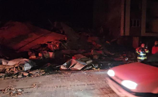 Balıkesir'de 6.1 büyüklüğünde korkutan deprem: Yıkılan bina ve yaralı sayısı açıklandı