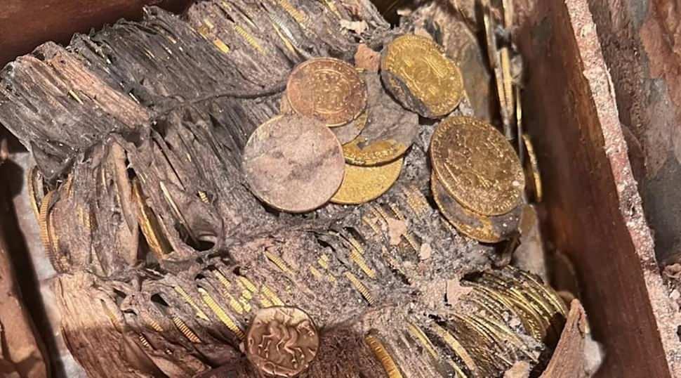 Bahçeye gömülen servet 60 yıl sonra ortaya çıktı: Tam 500 parça birinin değeri 52 milyon TL