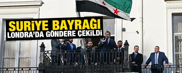 Suriye bayrağı, Londra'da göndere çekildi