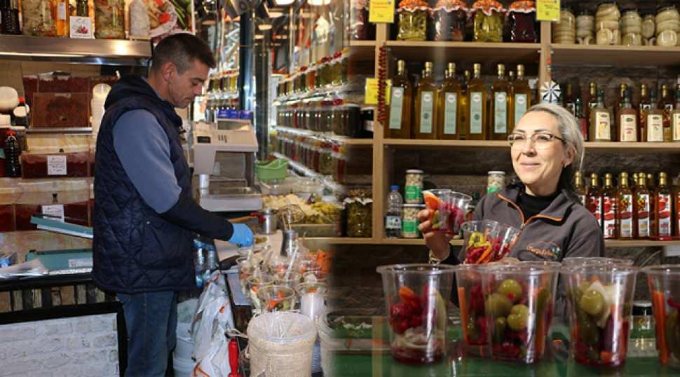 Neşeli Günler filmi gerçek oldu! Eskişehir'de boşanan çift karşılıklı turşu dükkanı açtı!