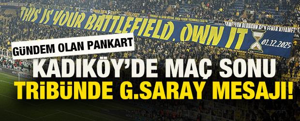 Fenerbahçe taraftarından futbolculara Galatasaray mesajı! Tribünde gündem olan pankart