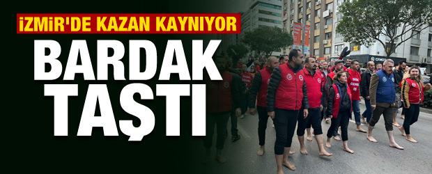 İzmir'de belediye işçileri 'çıplak ayakla' yürüdü: Haklarımız gasp ediliyor