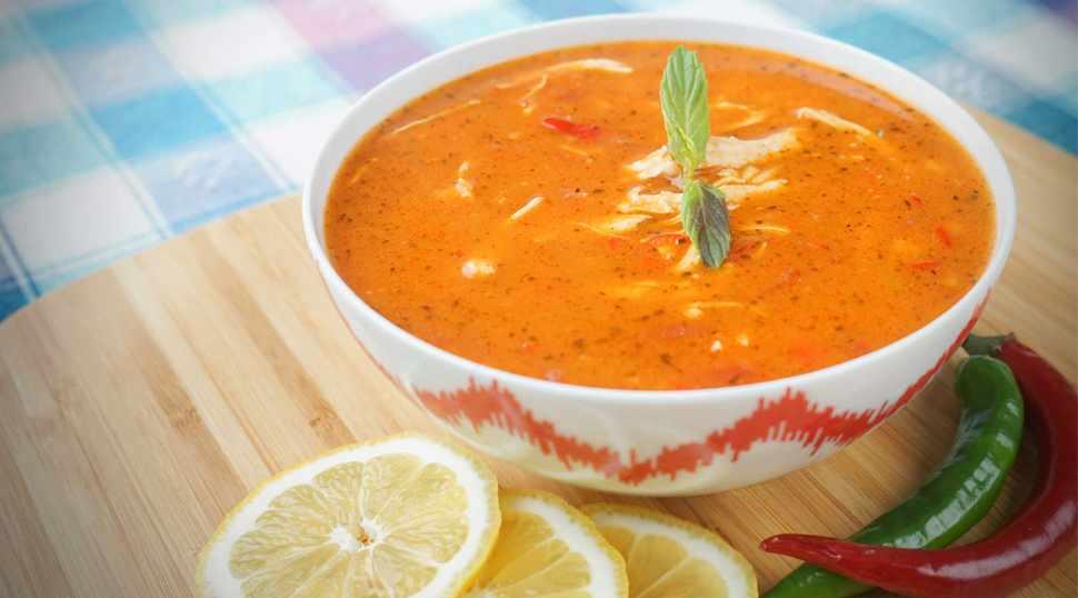 Kışa şifa katan pratik tavuklu sebze &ccedil;orbası tarifi