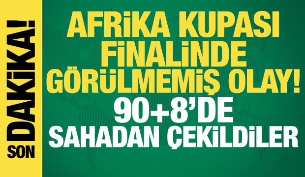 Afrika Kupası finalinde g&ouml;r&uuml;lmemiş olay! 90+8'de sahadan &ccedil;ekildiler