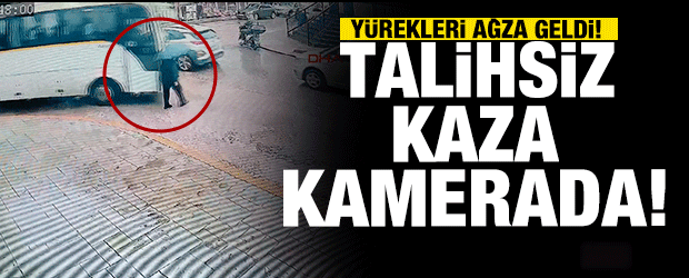 Servis minib&uuml;s&uuml;n&uuml;n &ccedil;arpıp s&uuml;r&uuml;klediği kadın kazayı ucuz atlattı