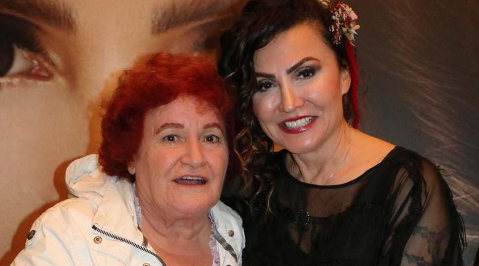 &Uuml;nl&uuml; sanat&ccedil;ı Serenad Bağcan, dolandırcıların tuzağına d&uuml;şt&uuml;!