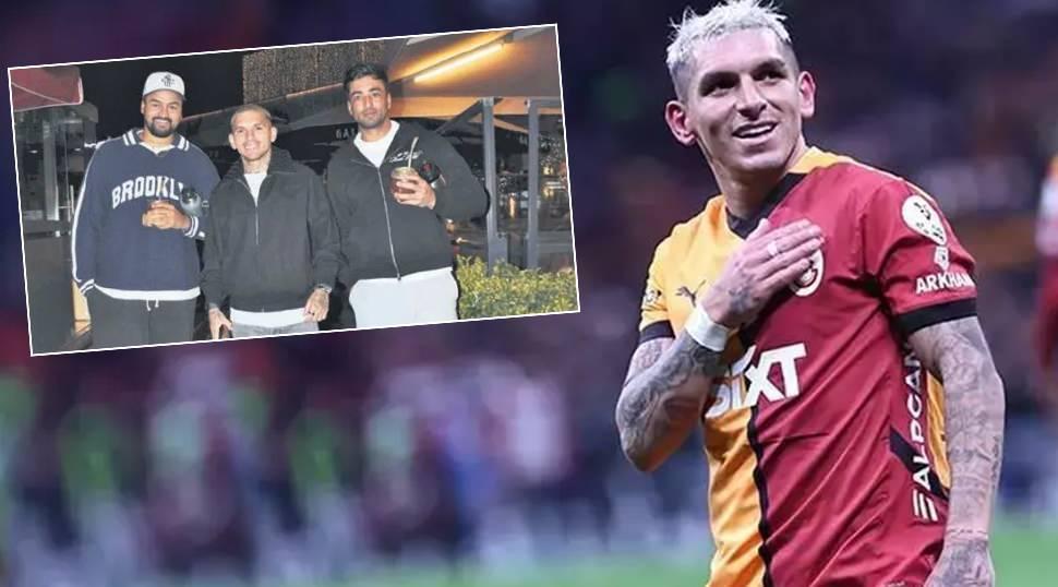 Galatasaray'ın yıldızı Lucas Torreira kuzenlerine T&uuml;rk mutfağını tanıttı!