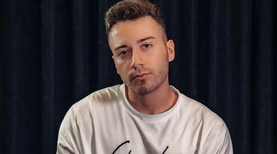 Enes Batur, İstanbul Havalimanı'nda g&ouml;zaltına alındı!