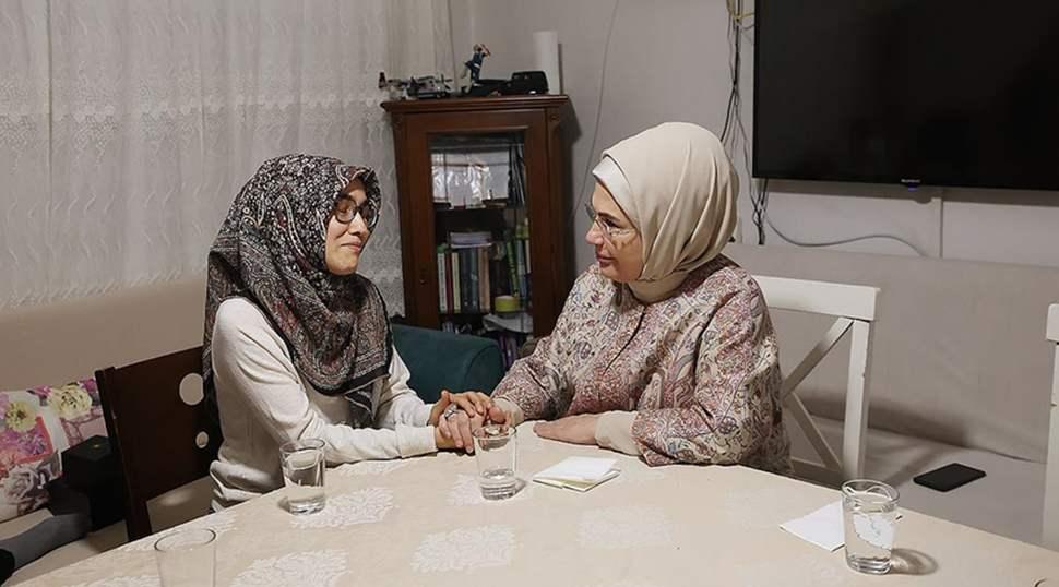 Emine Erdoğan'dan iftar sofrasına konuk oldukları Kayacık ailesine teşekk&uuml;r paylaşımı