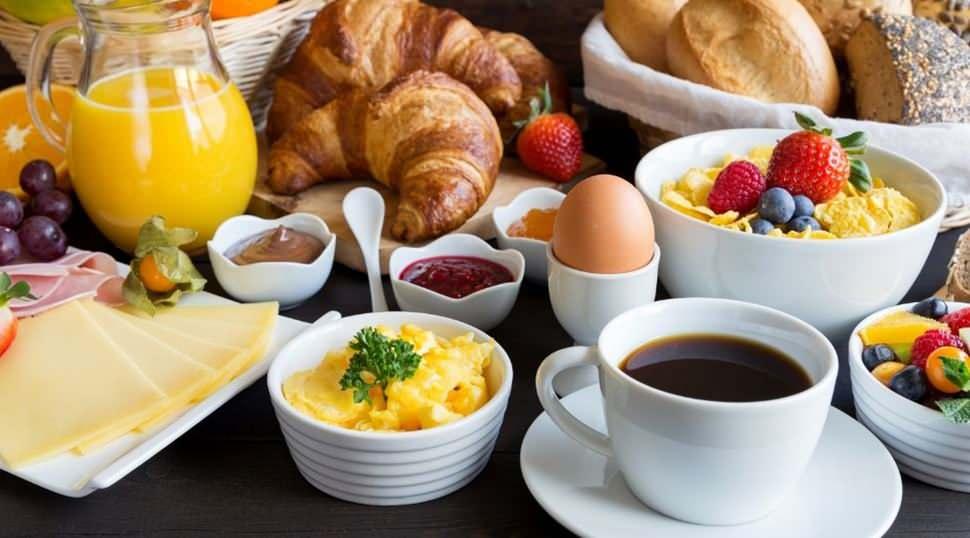 A&ccedil; karna yemeyin! Sabahları uzak durulması gereken besinler