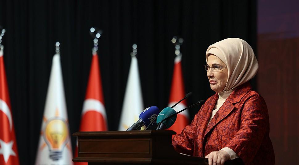Emine Erdoğan "AK Parti İstanbul Kadın Kolları ile Vefa İftarı" programına katıldı