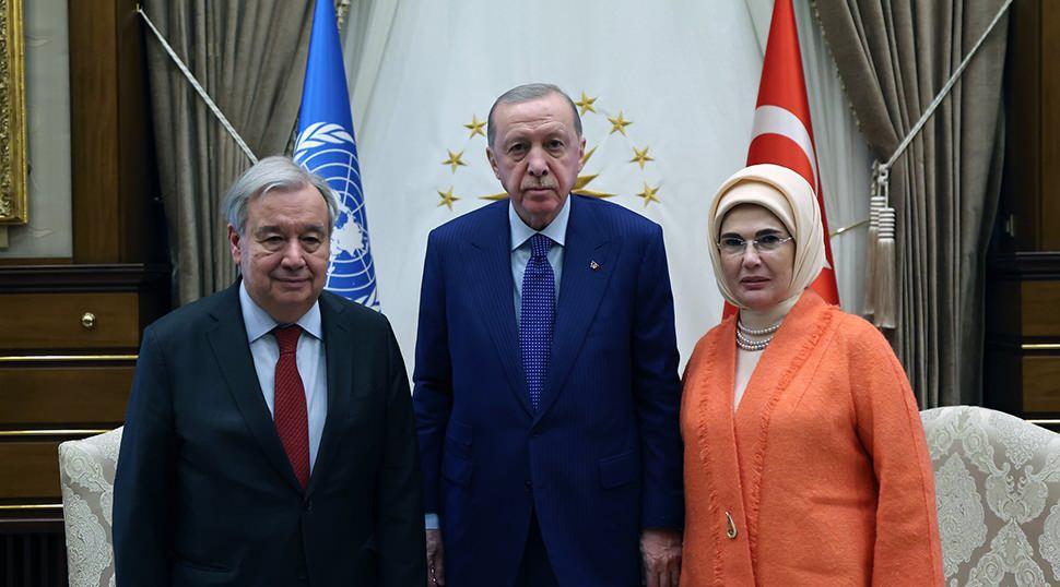 Emine Erdoğan'dan BM Genel Sekreteri Guterres'e verilen &ouml;d&uuml;le ilişkin paylaşım