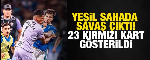 Yeşil saha savaş alanına d&ouml;nd&uuml;! 23 kırmızı kart &ccedil;ıktı
