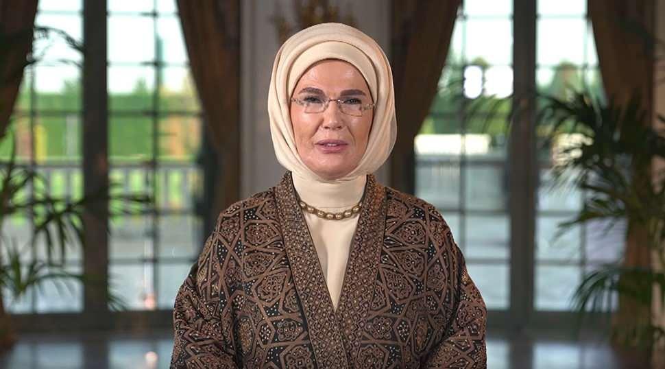 Emine Erdoğan'dan Kadir Gecesi mesajı