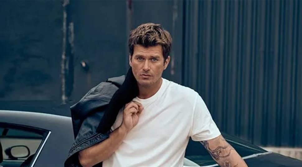 Kıvan&ccedil; Tatlıtuğ camide yer kalmayınca bayram namazını yağmurun altında kıldı! 