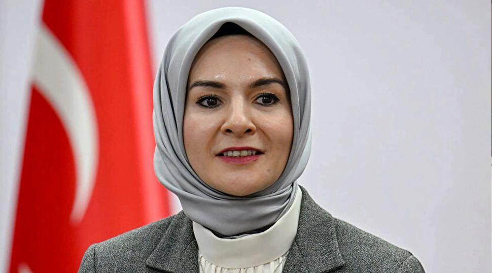 Kadınlar 'iş mi aile mi' ikileminde kalmayacak! Bakan G&ouml;ktaş'tan m&uuml;jdeli haber!