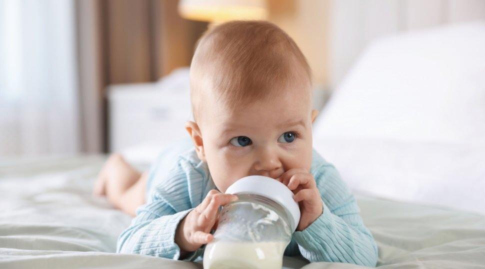 Bebeklerde biberon modelleri nasıl olmalı? En sağlıklı biberon modelleri