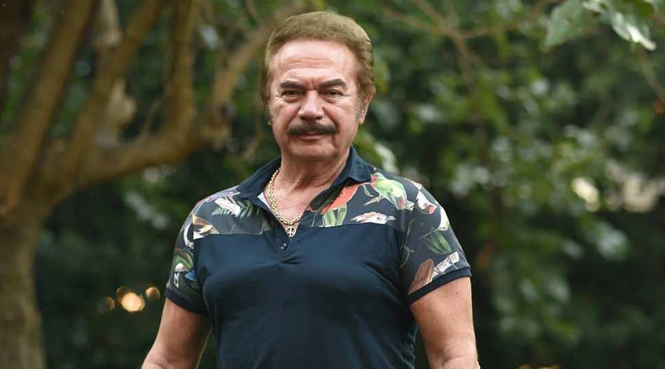 G&uuml;nlerdir tedavi altındaydı! Orhan Gencebay'dan ilk g&ouml;r&uuml;nt&uuml;