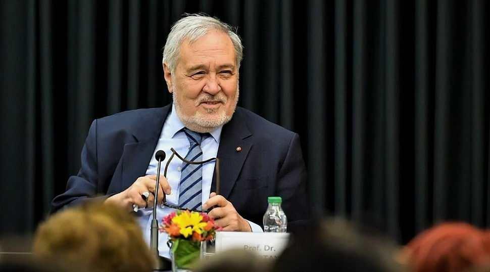 İlber Ortaylı'nın ailesinden dikkat &ccedil;eken sosyal medya kararı! 