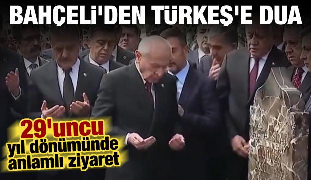 MHP lideri Bah&ccedil;eli, Alparslan T&uuml;rkeş'in kabrini ziyaret etti