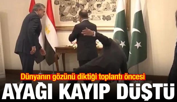 Pakistan'daki savaş zirvesinde Bakan'ın ayağı kayıp d&uuml;şt&uuml;