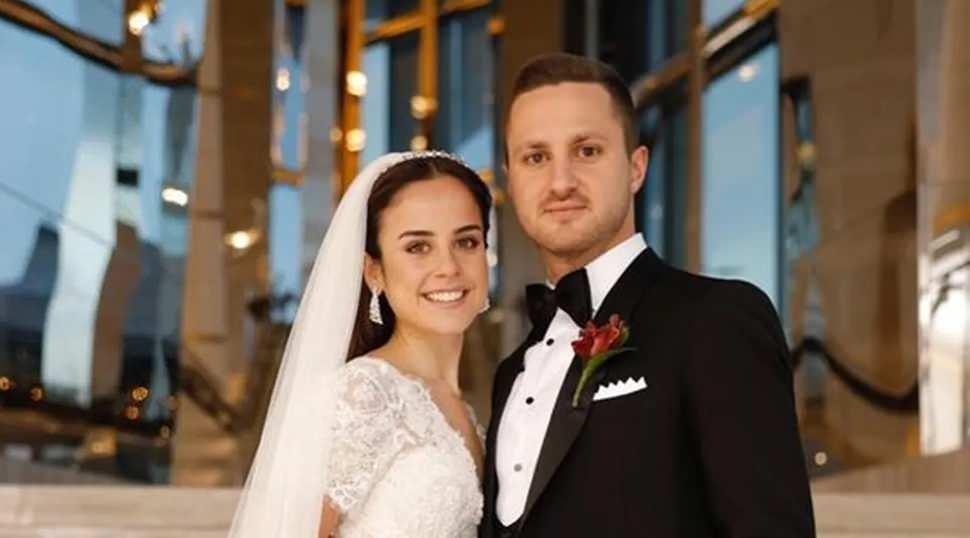  Revna Sarıg&uuml;l'den olay hamle: Kimliğinden &Ouml;mer Sarıg&uuml;l'&uuml;n soyadını sildirdi!