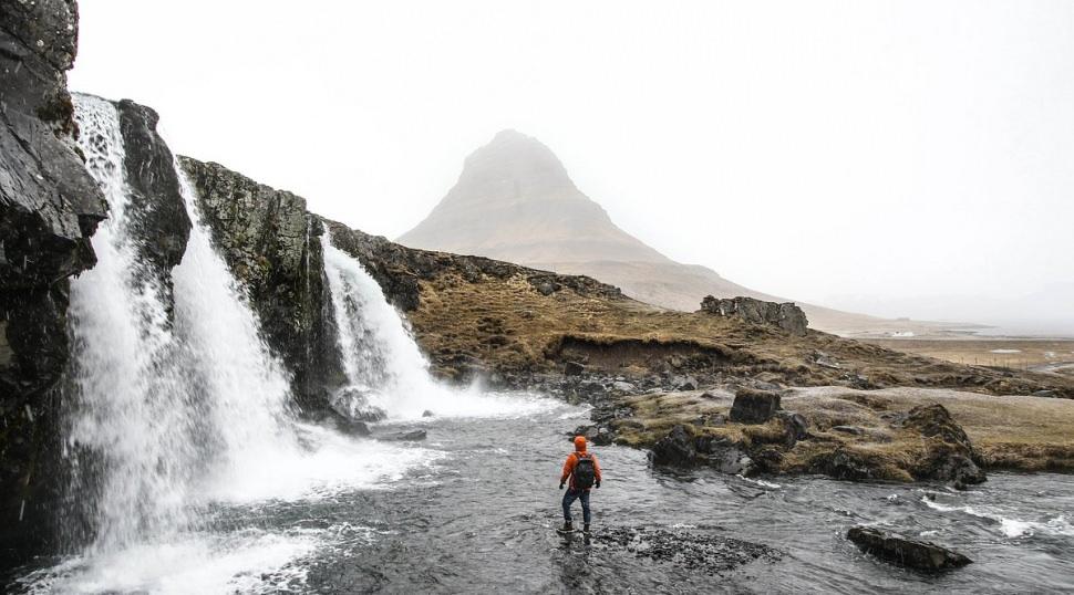 Sıradışı iş ilanı! 43 bin euro maaş verilecek: Tek şart "k&ouml;t&uuml; fotoğraf &ccedil;ekmek"