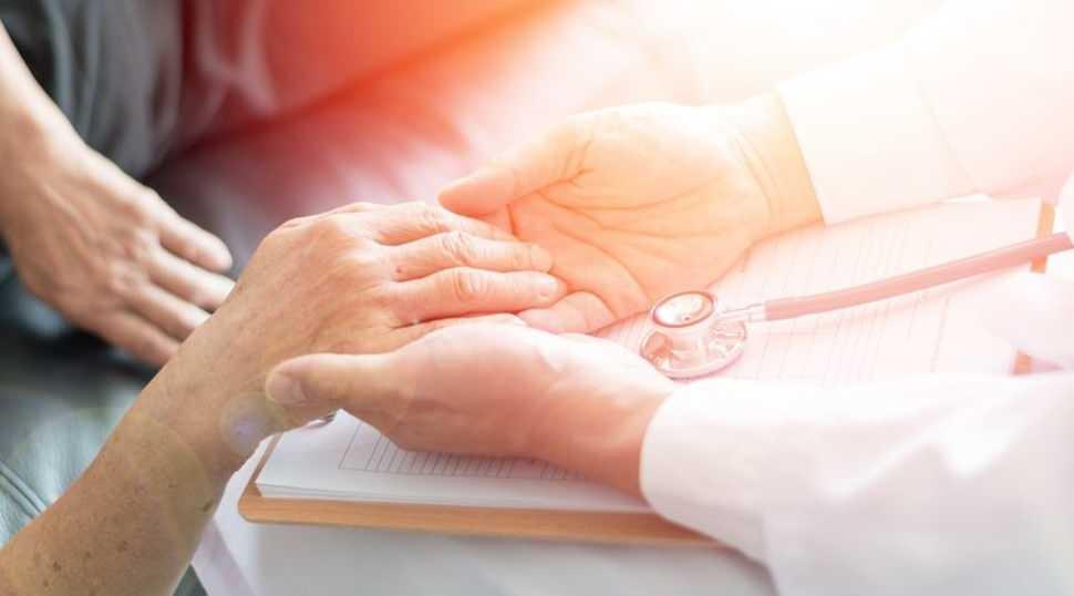 D&uuml;nya Parkinson G&uuml;n&uuml;&rsquo;nde umut ışığı: Ameliyatsız tedaviyle titreme durdurulabiliyor!