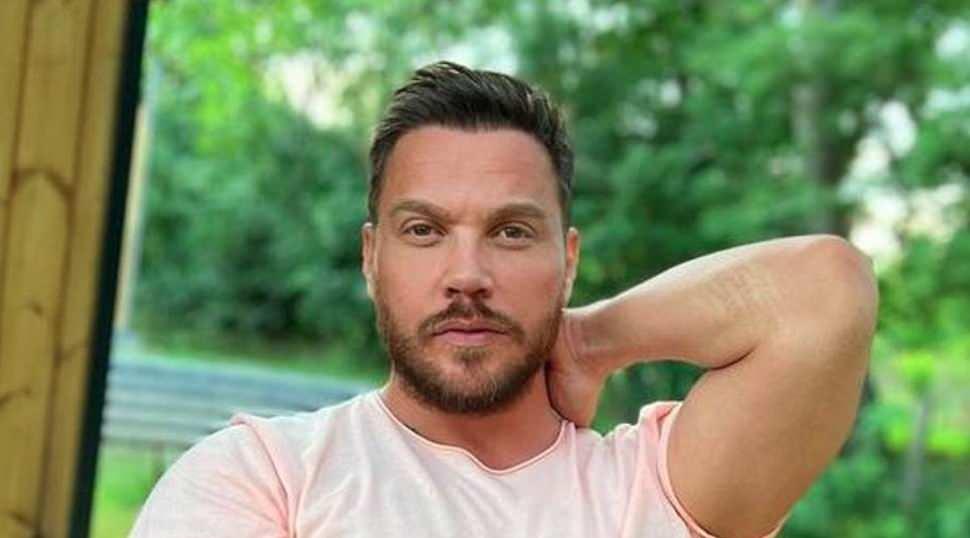 Milli Takım marşı i&ccedil;in Sinan Ak&ccedil;ıl'dan beklenen a&ccedil;ıklama geldi! 'Ger&ccedil;ek kalple yazdım'