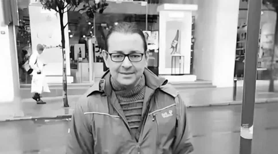 M&uuml;zik d&uuml;nyasının tanınmış ismi Cem &Ouml;cal, Bodrum'daki evinde &ouml;l&uuml; bulundu!