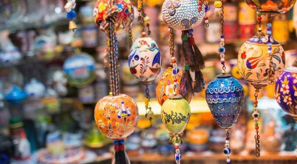 Seyahat tutkunlarına &ouml;zel hediyelik rehberi: Hangi şehirden ne alınır?