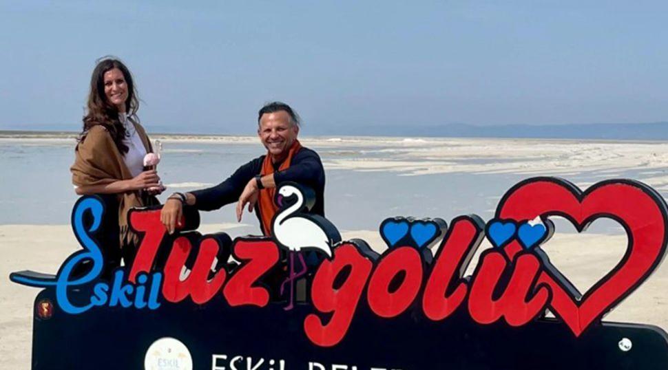 Emmy &Ouml;d&uuml;ll&uuml; y&ouml;netmen Travis Fox ve eşi T&uuml;rkiye'de!