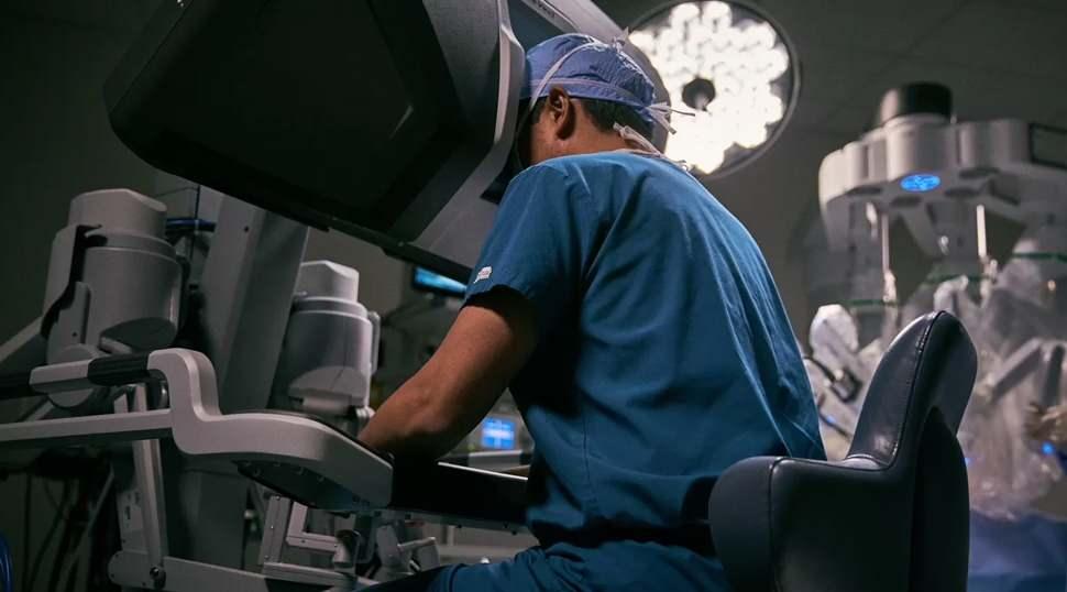 Kalp cerrahisinde devrim: Robotik teknoloji ile k&uuml;&ccedil;&uuml;k kesi, b&uuml;y&uuml;k avantaj!