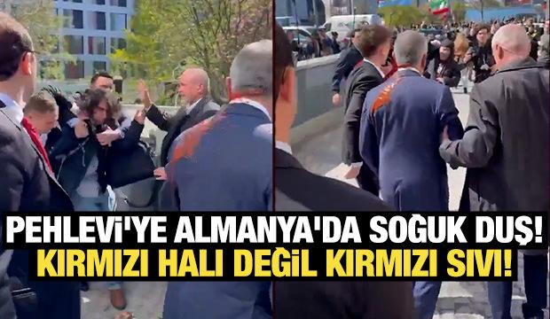 Rıza Pehlevi Berlin'de protestolarla karşılandı: &Uuml;zerine kırmızı sıvı atıldı!