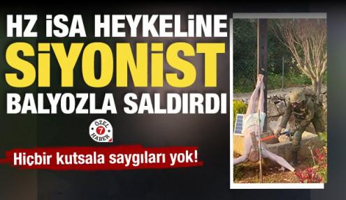 Siyonistlerin din d&uuml;şmanlığı: Hz. İsa&rsquo;nın heykeline balyozla saldırdı! 