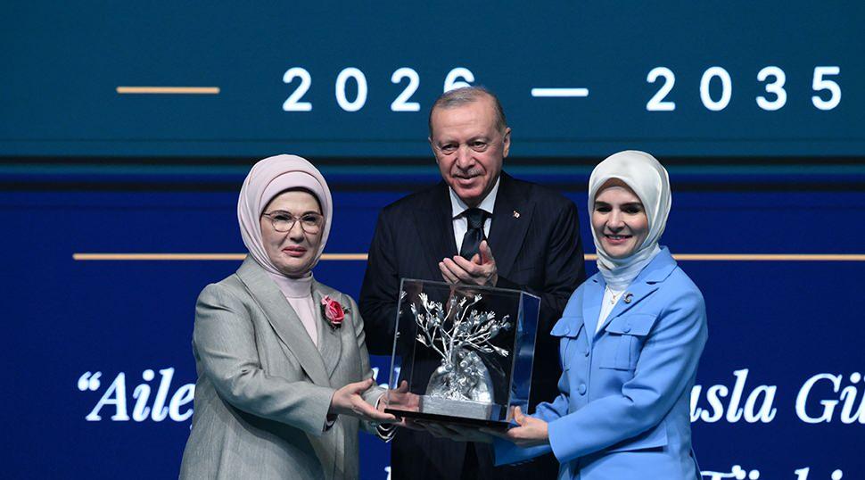 Emine Erdoğan'dan "Aile ve N&uuml;fus On Yılı Vizyon Belgesi Tanıtım Programı" paylaşımı