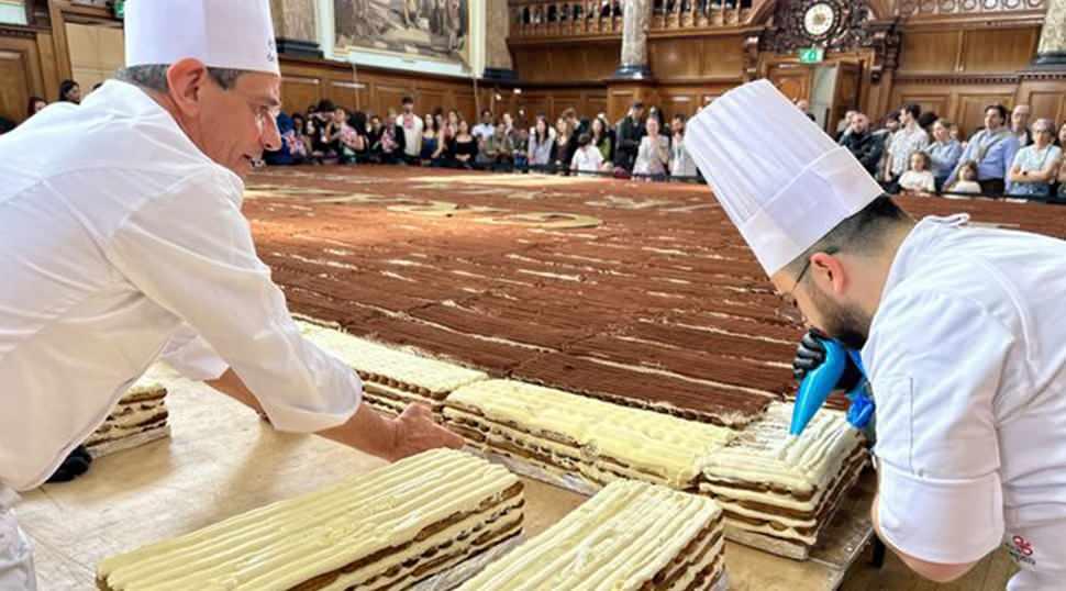 "D&uuml;nyanın en uzun tiramisu" rekoru İngiltere'den geldi